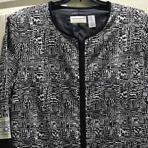 Beautiful Alfred Dunner 3/4 sleeve jacket